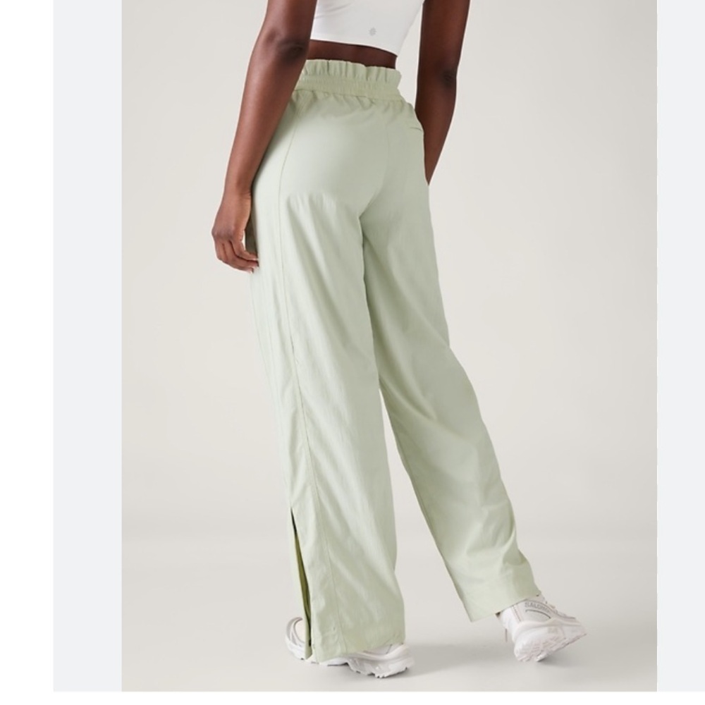 Athleta Trekkie High Rise Parachute Hiking Pant Green Celadon Women's Size 8 - Picture 10 of 13